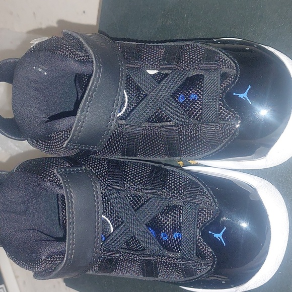 JORDAN SHOES - Picture 3 of 4